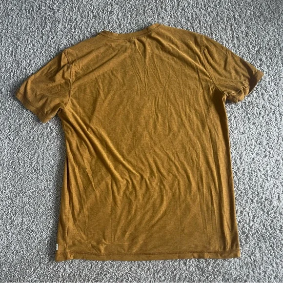 Vuori Heather Short Sleeve Tech Tee T Shirt - Picture 4 of 4